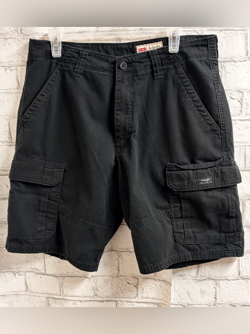 Wrangler Black Cargo Men's Shorts With Utility Pockets